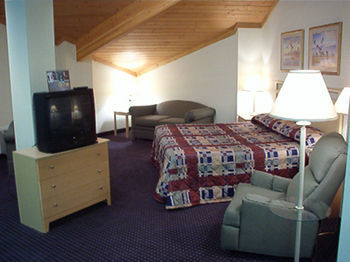 Ameristay Inn & Suites Waverly 外观 照片